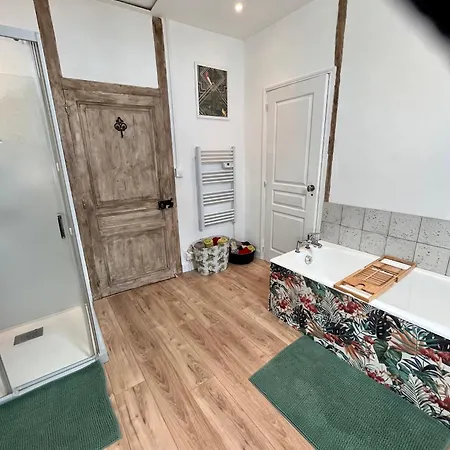 Attic Suite, Maison De Mags & Mags 3*