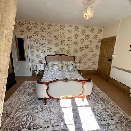 فندق مبيت وإفطار Attic Suite, Maison De Mags & Mags