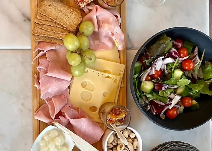 Attic Suite, Maison De Mags & Mags B&B Lanouaille